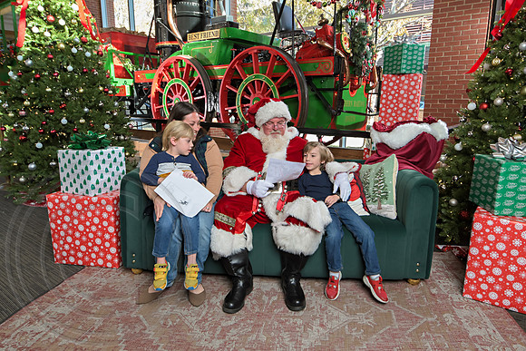 The Charleston Santa 2024-Dec7-1426