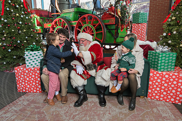 The Charleston Santa 2024-Dec22-3691