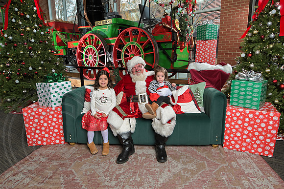 The Charleston Santa 2024-Dec14-2757
