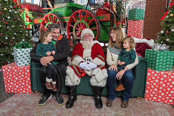The Charleston Santa 2024-Dec22-3715