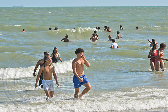 RKPhoto-CofC-2025-SpectraBeachDay_041