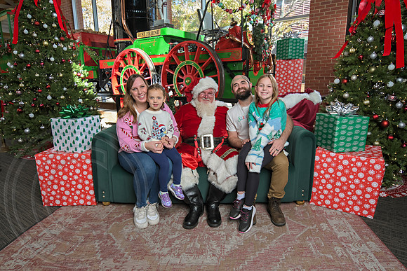 The Charleston Santa 2024-Nov30-0641