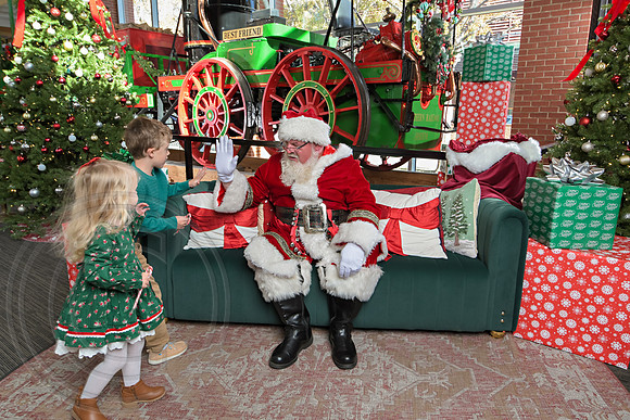 The Charleston Santa 2024-Dec7-1489
