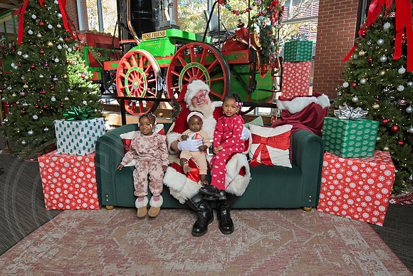 The Charleston Santa 2024-Nov30-0629
