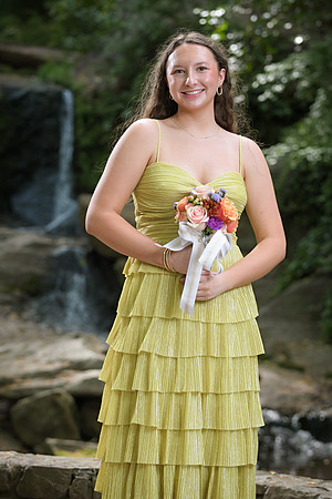 RKPhoto-2024-FallsPark-PromPics-28