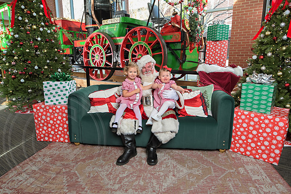 The Charleston Santa 2024-Dec15-3093