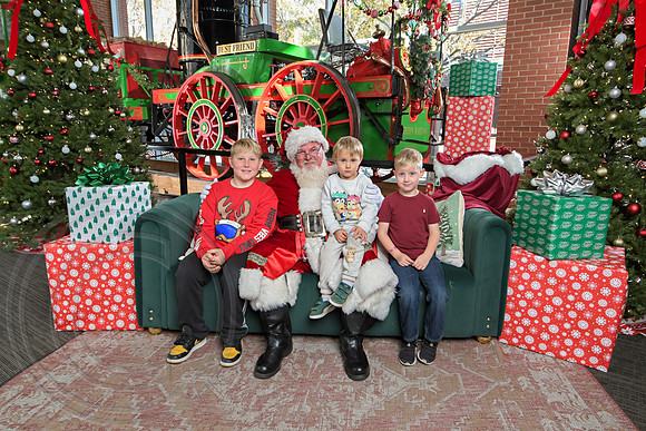 The Charleston Santa 2024-Dec7-1557