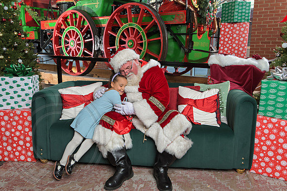 The Charleston Santa 2024-Dec15-3154