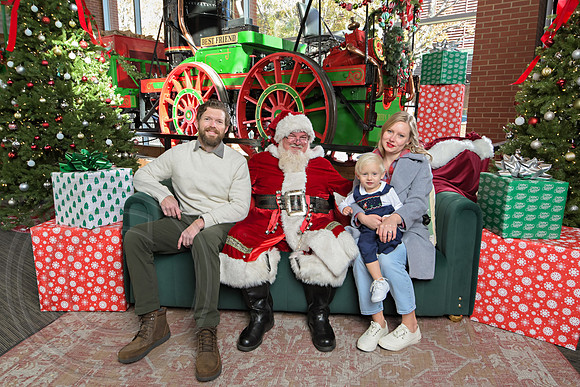 The Charleston Santa 2024-Dec7-1505