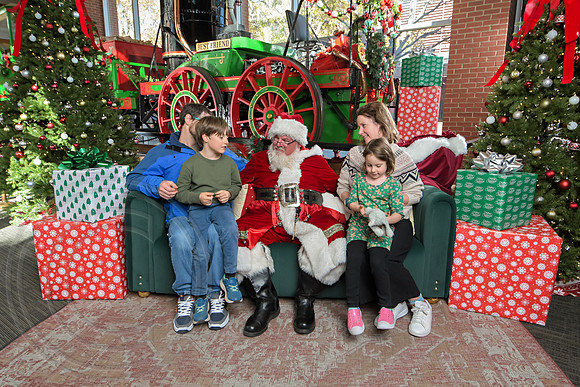 The Charleston Santa 2024-Dec7-1655
