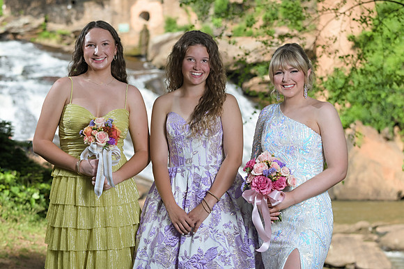 RKPhoto-2024-FallsPark-PromPics-10