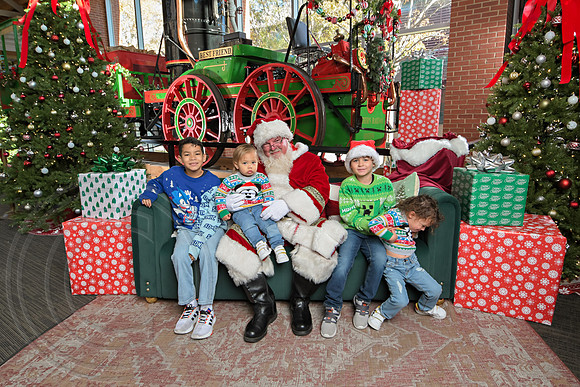 The Charleston Santa 2024-Dec7-1334