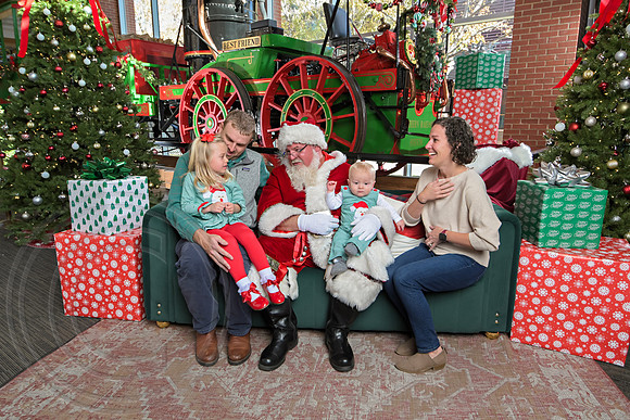 The Charleston Santa 2024-Dec7-1381