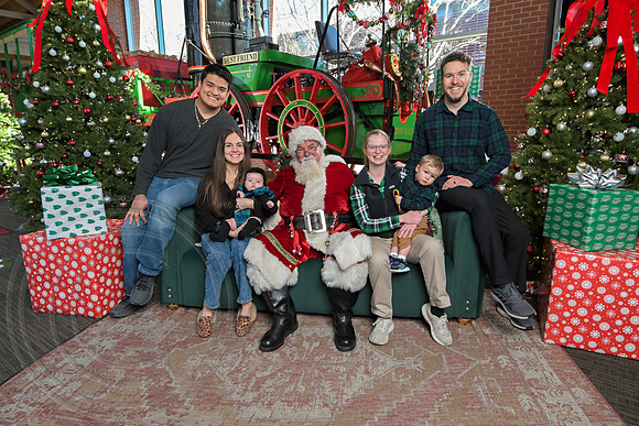 The Charleston Santa 2024-Dec22-3681