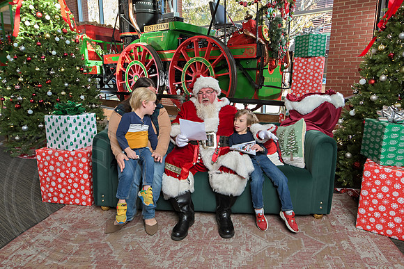 The Charleston Santa 2024-Dec7-1425