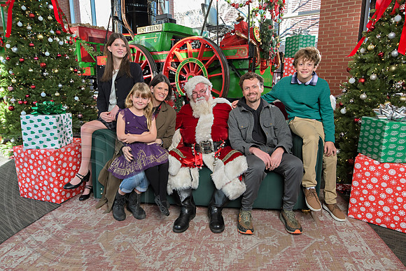 The Charleston Santa 2024-Dec22-3883