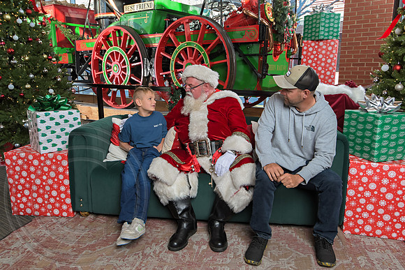 The Charleston Santa 2024-Dec22-3963