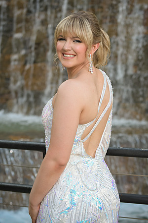 RKPhoto-2024-FallsPark-PromPics-102