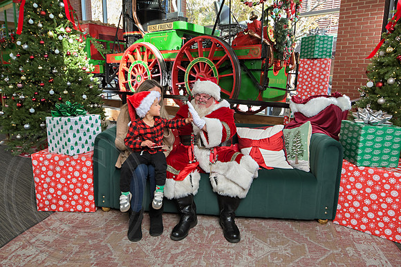 The Charleston Santa 2024-Dec7-1509