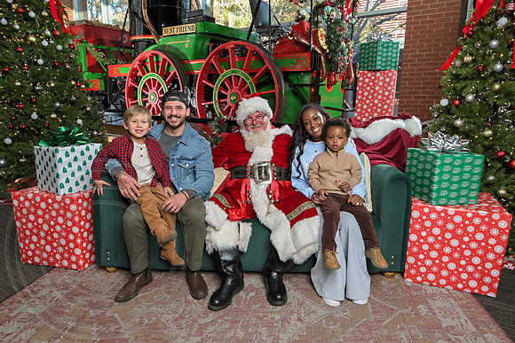 The Charleston Santa 2024-Dec7-1767