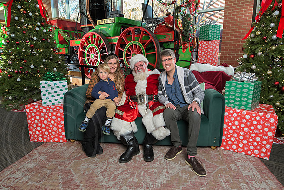 The Charleston Santa 2024-Dec15-3177