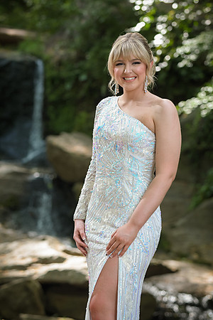 RKPhoto-2024-FallsPark-PromPics-22