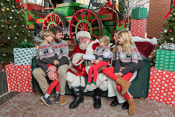 The Charleston Santa 2024-Dec15-3118
