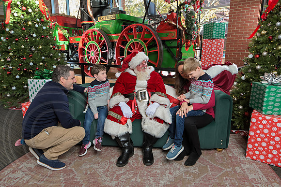 The Charleston Santa 2024-Dec7-1413