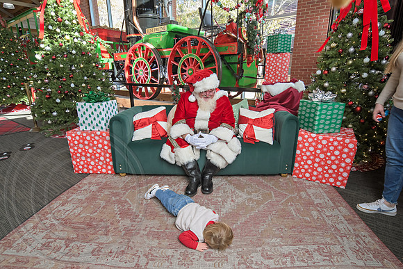 The Charleston Santa 2024-Nov30-0564