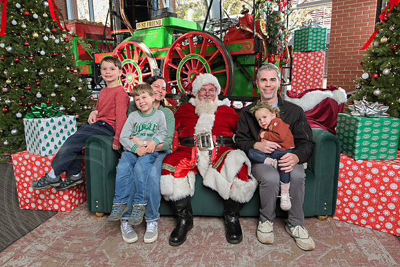 The Charleston Santa 2024-Dec7-1516