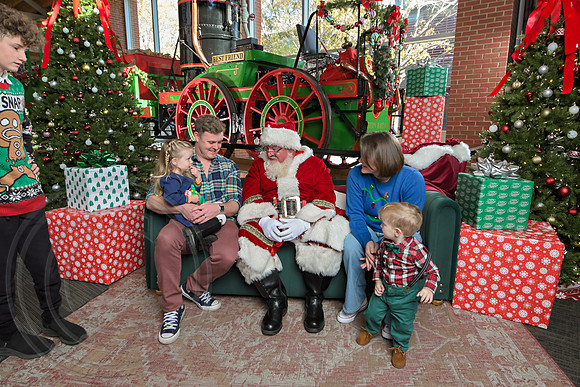 The Charleston Santa 2024-Dec7-1354