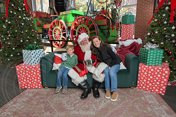 The Charleston Santa 2024-Nov30-0658