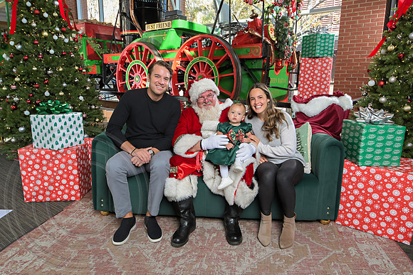 The Charleston Santa 2024-Dec7-1533