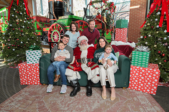 The Charleston Santa 2024-Dec15-3136