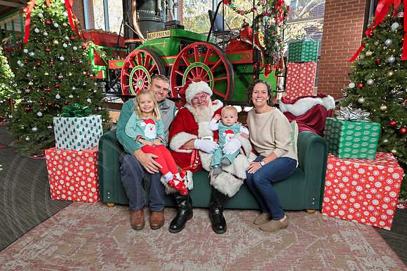The Charleston Santa 2024-Dec7-1378