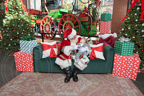 The Charleston Santa 2024-Nov30-0580