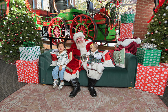 The Charleston Santa 2024-Dec7-1439