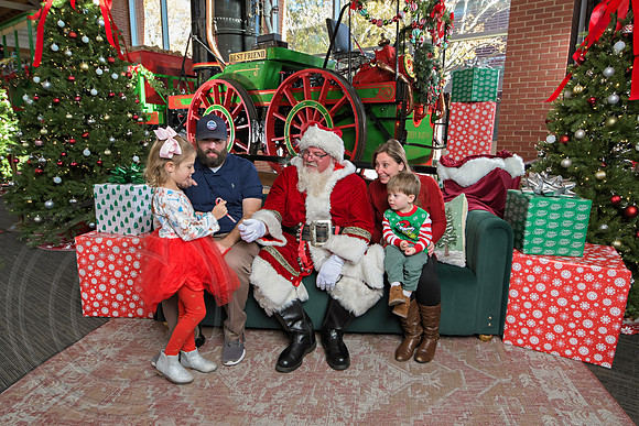 The Charleston Santa 2024-Dec7-1345