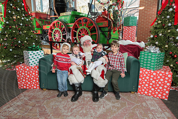 The Charleston Santa 2024-Dec14-2701