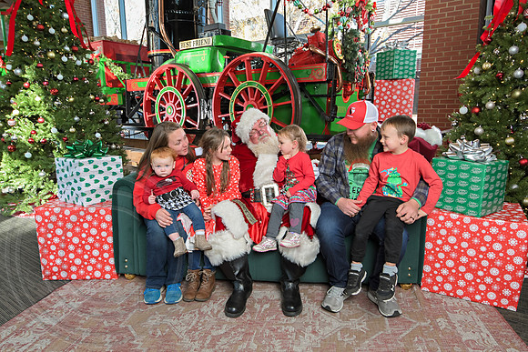 The Charleston Santa 2024-Dec14-2603