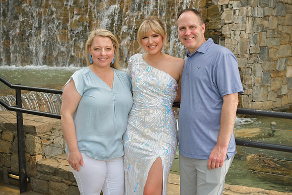 RKPhoto-2024-FallsPark-PromPics-120