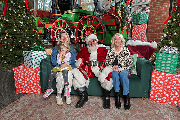 The Charleston Santa 2024-Dec14-2753