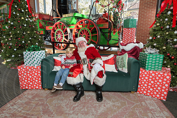 The Charleston Santa 2024-Dec7-1542