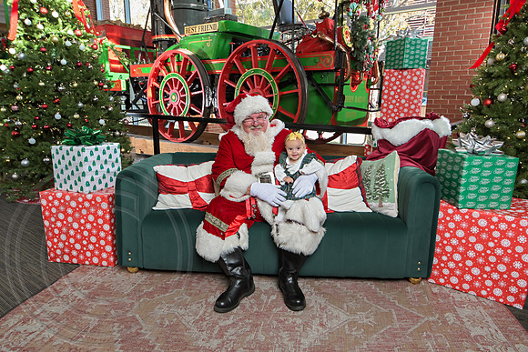 The Charleston Santa 2024-Dec7-1445