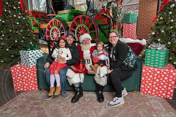 The Charleston Santa 2024-Dec14-2758