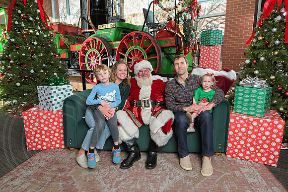 The Charleston Santa 2024-Dec14-2733