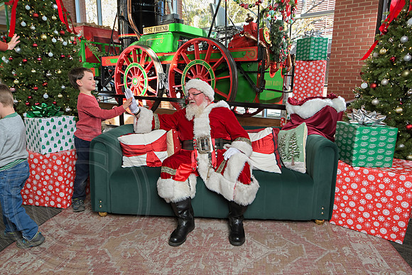 The Charleston Santa 2024-Dec7-1518