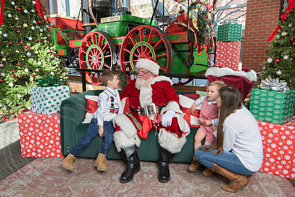 The Charleston Santa 2024-Dec14-2665