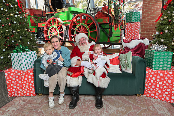 The Charleston Santa 2024-Dec7-1514
