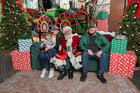 The Charleston Santa 2024-Dec15-3173